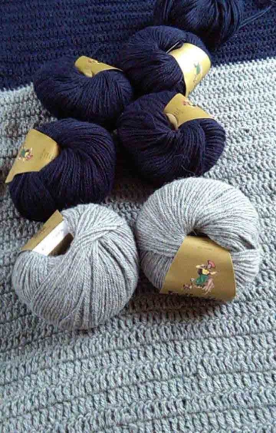 Baby Alpaca Throw blanket_crochet_handmade knitting_lightgreyblue_v1
